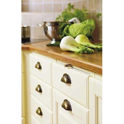 R-15120.064.03 / Uchwyt meblowy - muszelka