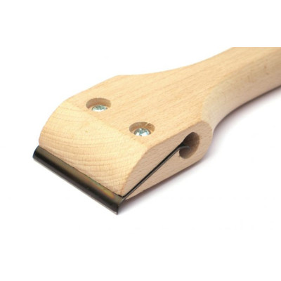 Skrobak, cyklina w oprawie drewnianej.